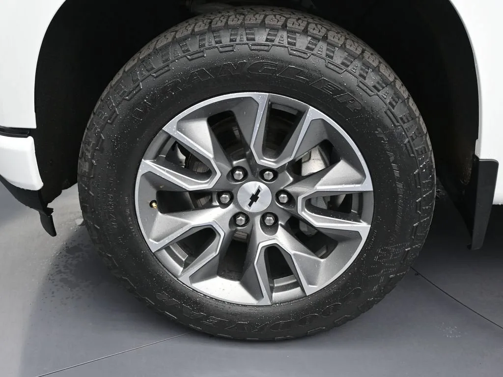 2020 Chevrolet Silverado 1500 RST photo 10