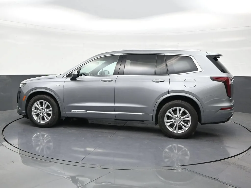 2024 Cadillac XT6 Luxury photo 2