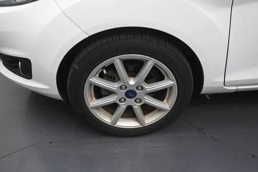 2019 Ford Fiesta SE photo 9