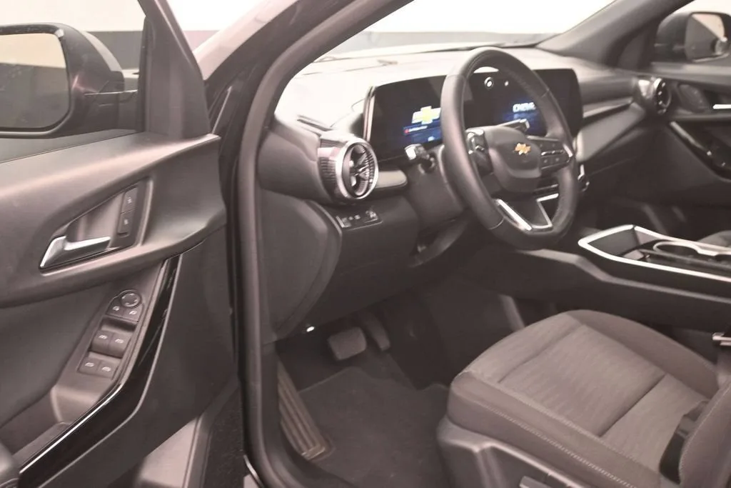2025 Chevrolet Equinox LT photo 11