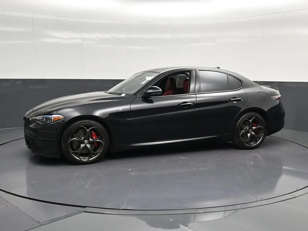 2024 Alfa Romeo Giulia Ti photo 7