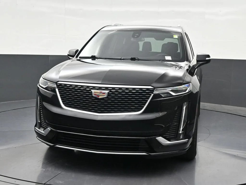 2025 Cadillac XT6 Luxury photo 9
