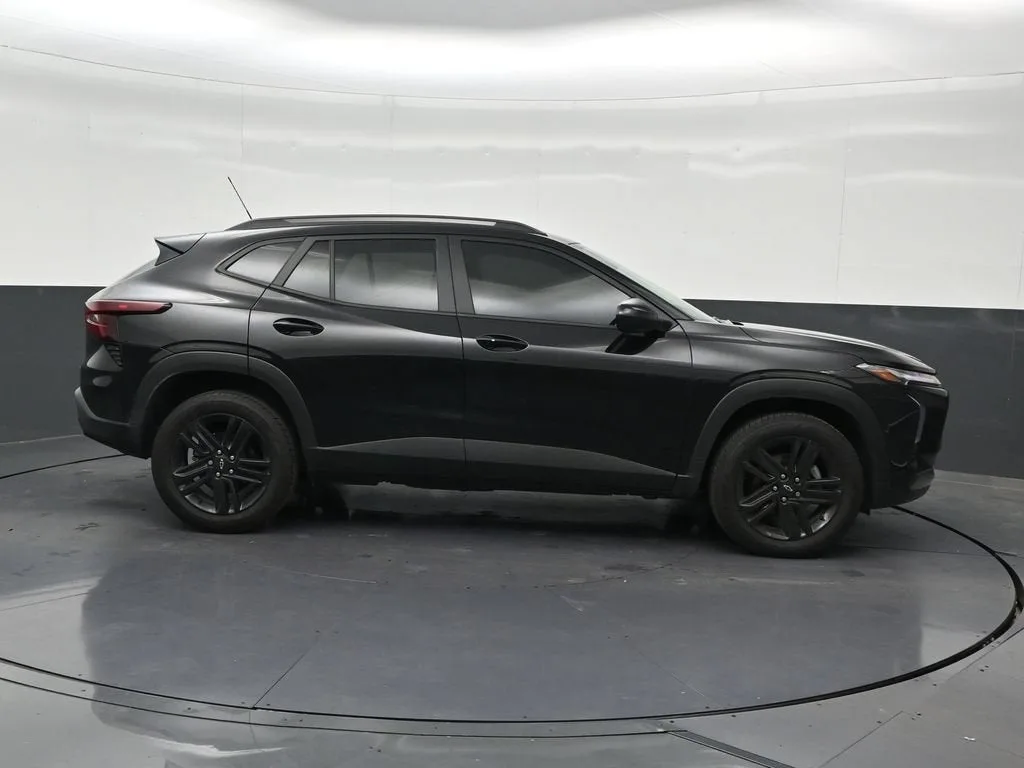 2025 Chevrolet Trax ACTIV photo 7