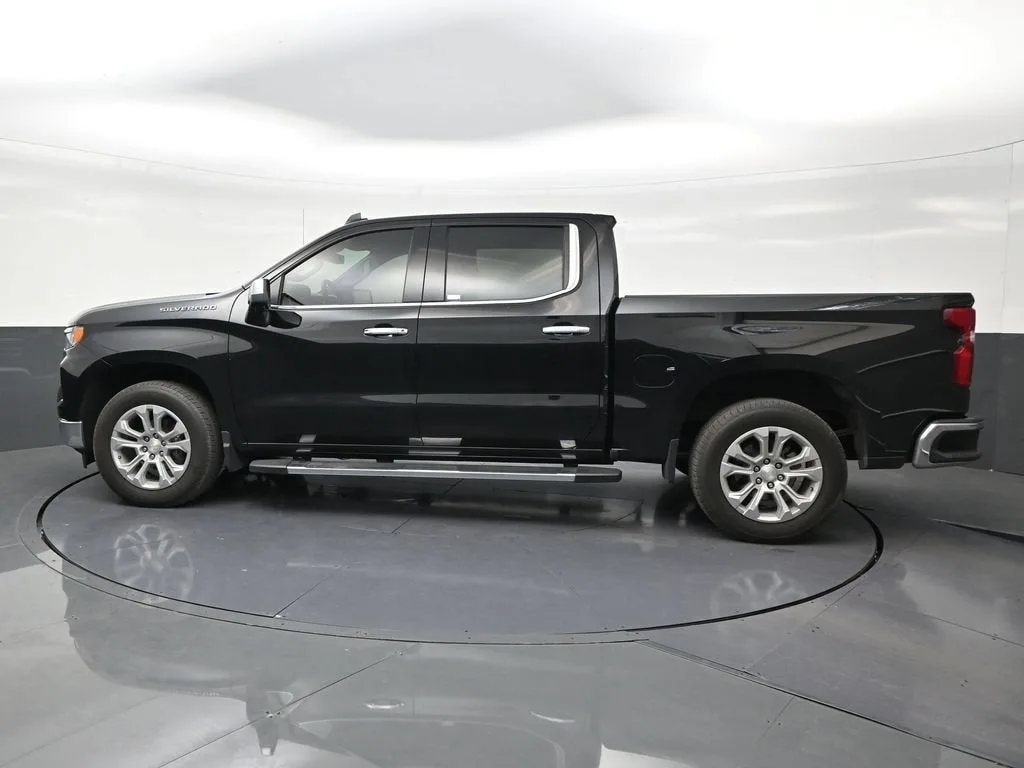 2024 Chevrolet Silverado 1500 LTZ photo 2