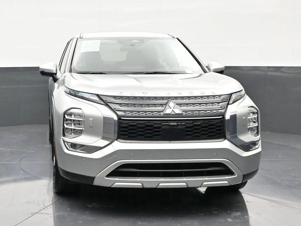 2023 Mitsubishi Outlander PHEV SE S-AWC photo 8