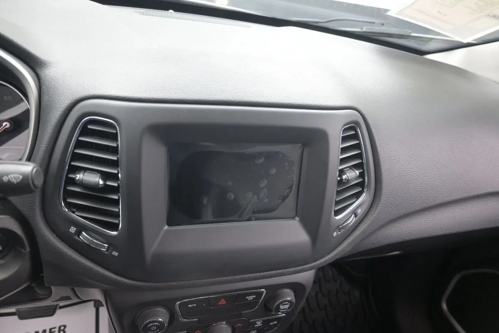 2019 Jeep Compass Latitude photo 12