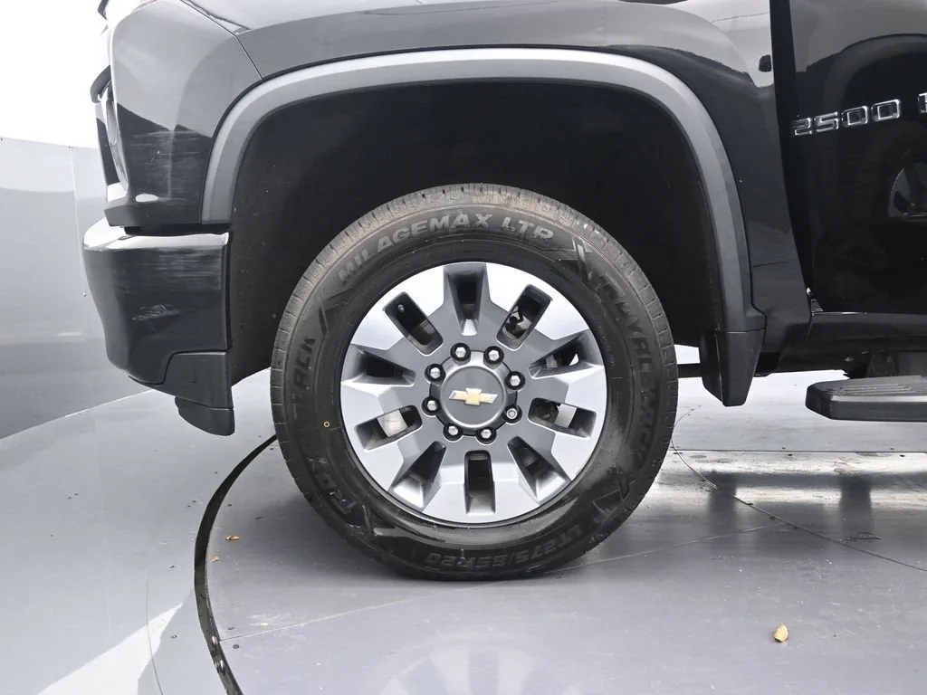 2021 Chevrolet Silverado 2500 HD Custom photo 12