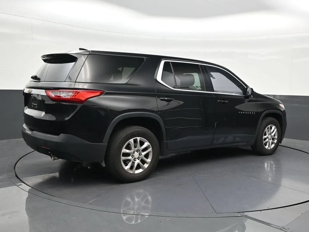 2018 Chevrolet Traverse LS photo 5