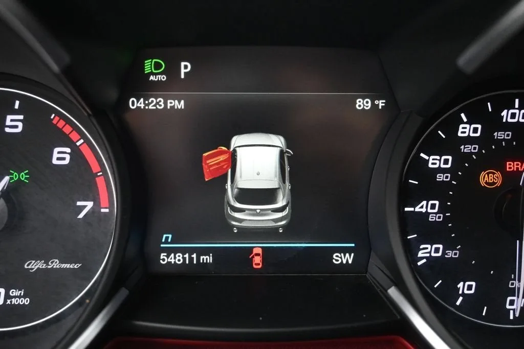 2020 Alfa Romeo Stelvio RWD photo 10