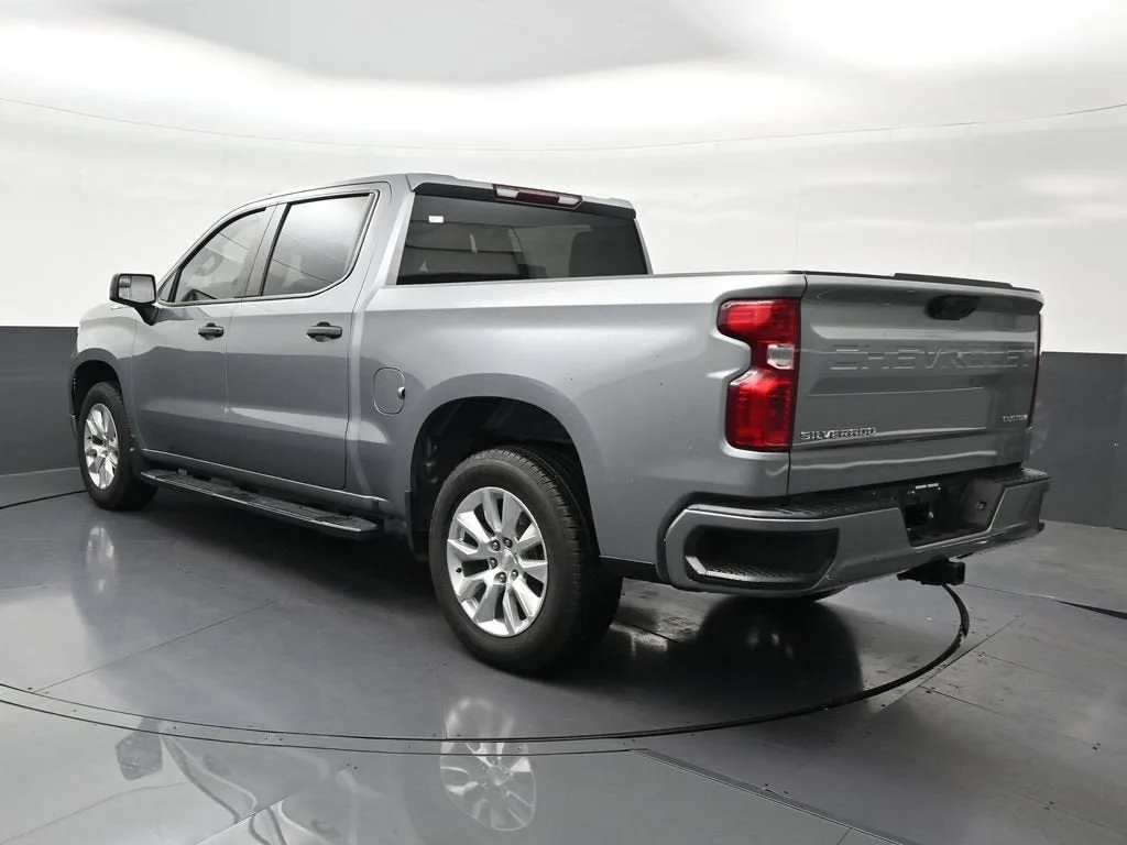 2024 Chevrolet Silverado 1500 Custom photo 3