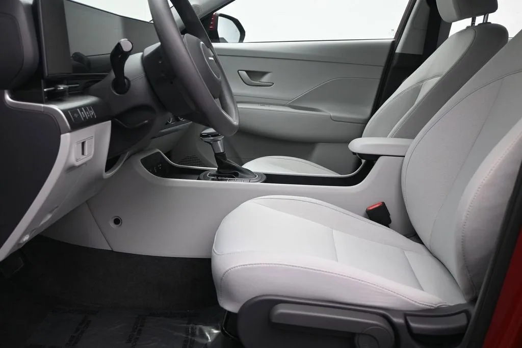 2025 Hyundai Kona SE photo 11