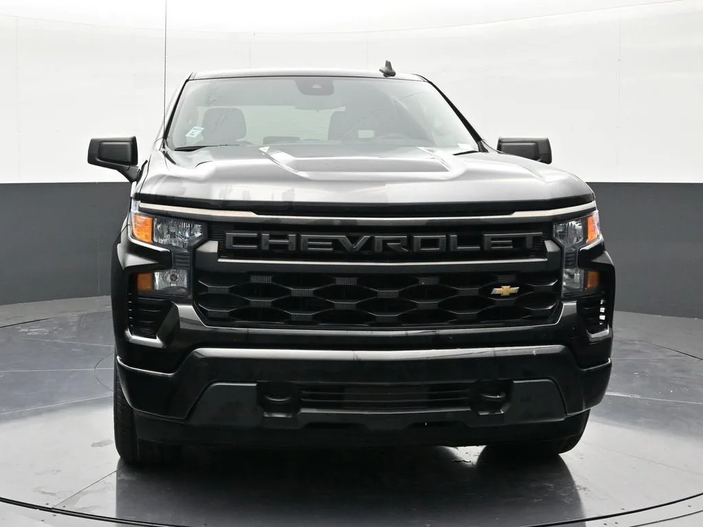 2023 Chevrolet Silverado 1500 Custom photo 8
