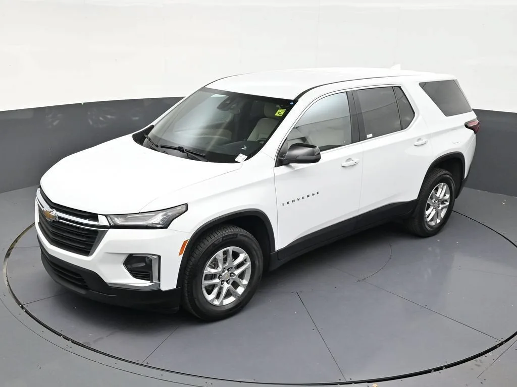 2023 Chevrolet Traverse LS photo 12
