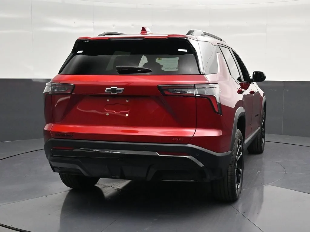 2026 Chevrolet Equinox RS photo 2