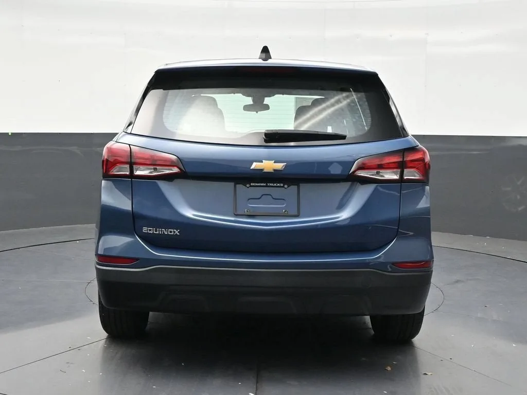 2024 Chevrolet Equinox LS photo 4