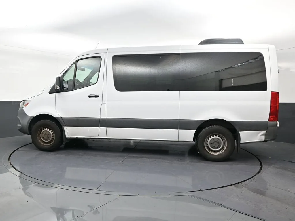 2020 Mercedes-Benz Sprinter 2500 Standard Roof I4 photo 2