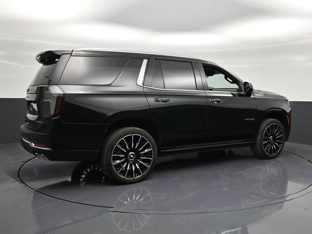 2025 Chevrolet Tahoe High Country photo 3
