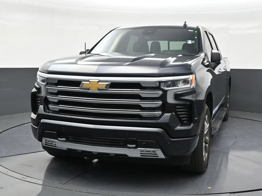 2023 Chevrolet Silverado 1500 High Country photo 8