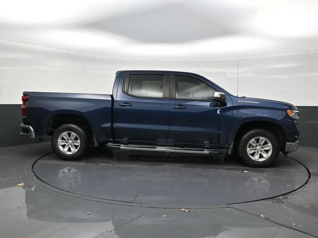 2023 Chevrolet Silverado 1500 LT photo 6