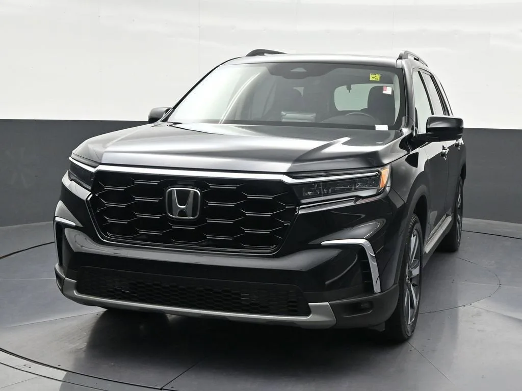 2025 Honda Pilot Touring photo 8