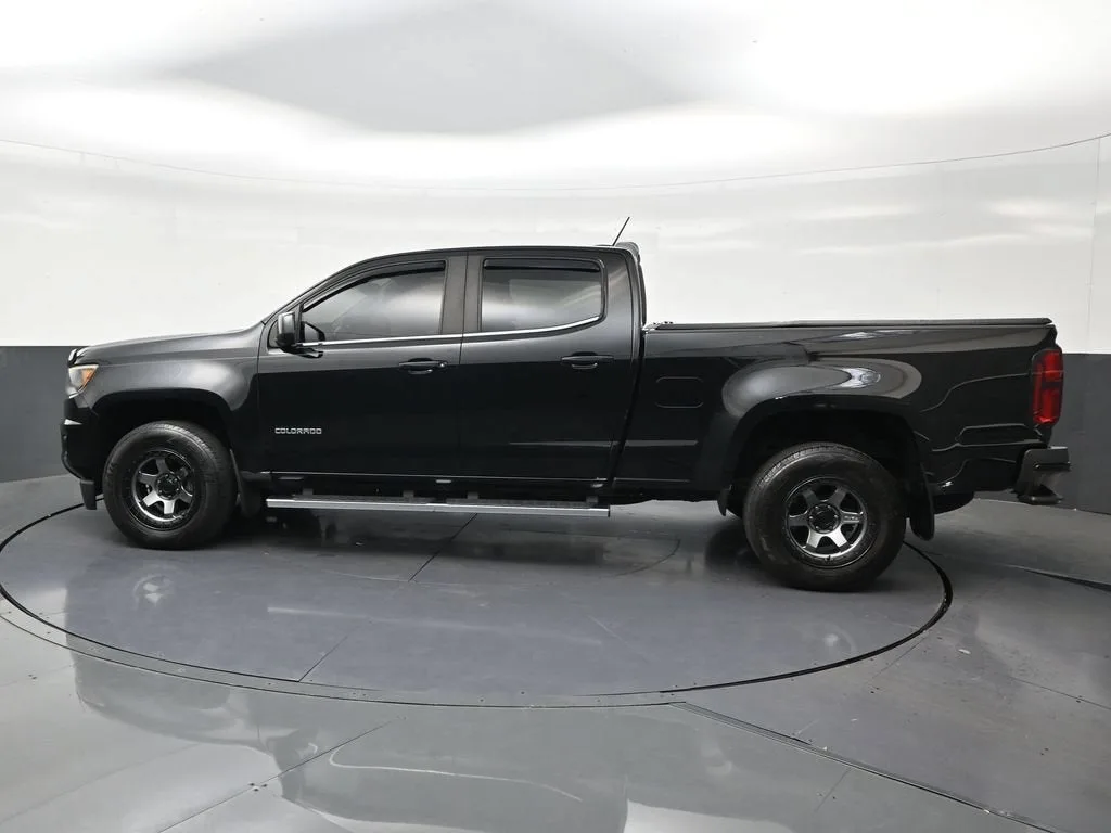 2019 Chevrolet Colorado 2WD LT photo 2