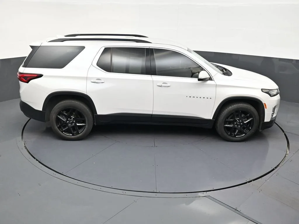 2022 Chevrolet Traverse LT Cloth photo 17