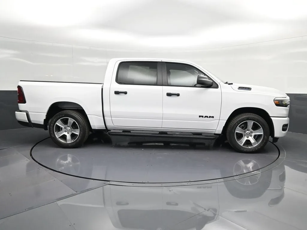 2025 RAM 1500 Tradesman photo 4