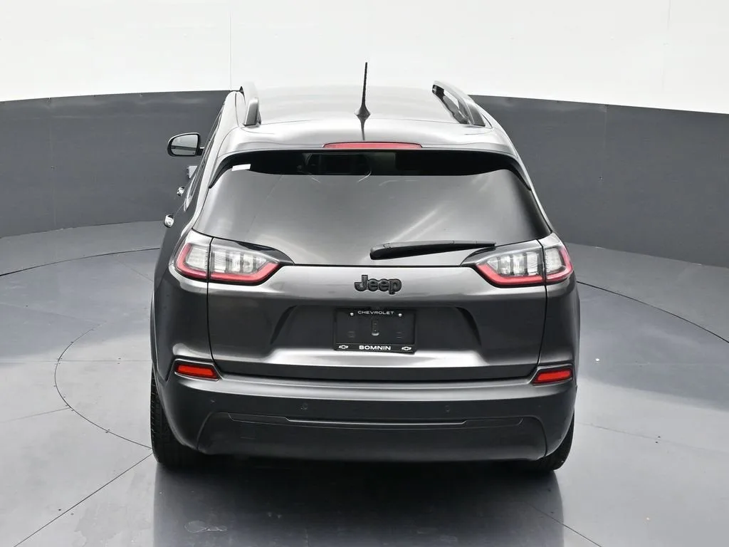 2019 Jeep Cherokee Altitude FWD photo 12