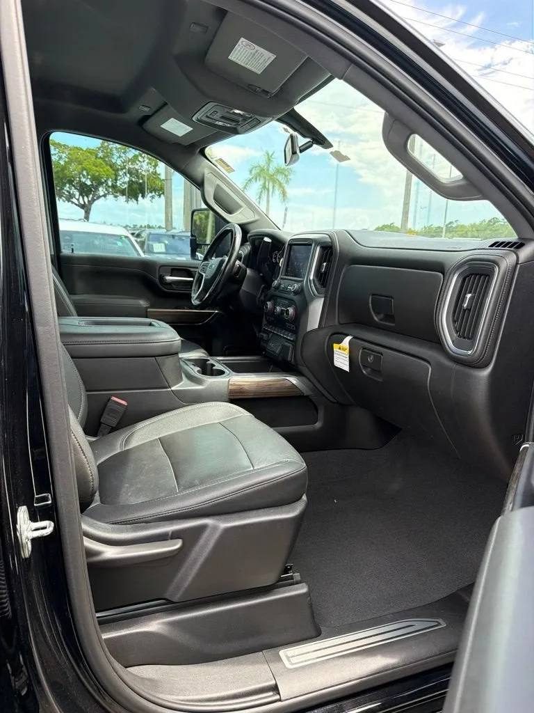 2022 Chevrolet Silverado 2500 HD LT photo 7