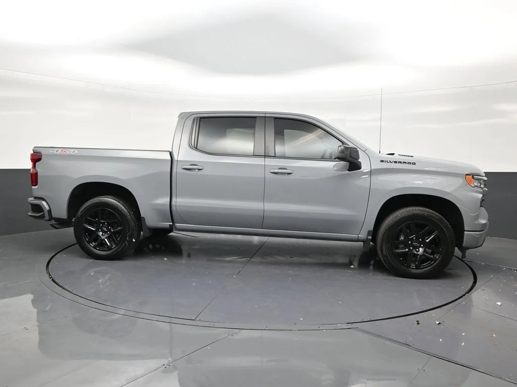 2024 Chevrolet Silverado 1500 RST photo 6