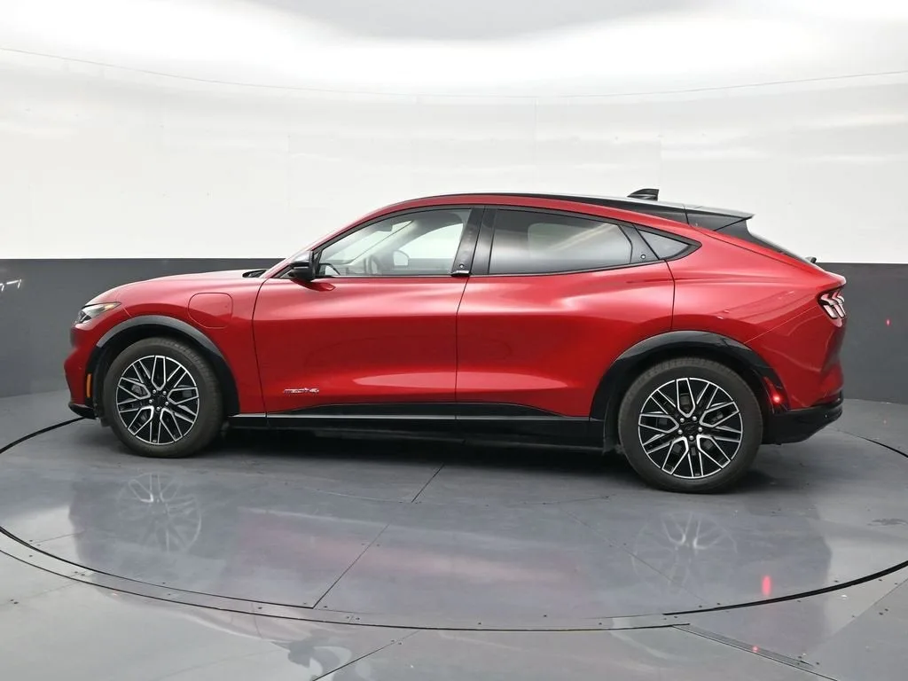 2024 Ford Mustang Mach-E Premium photo 2