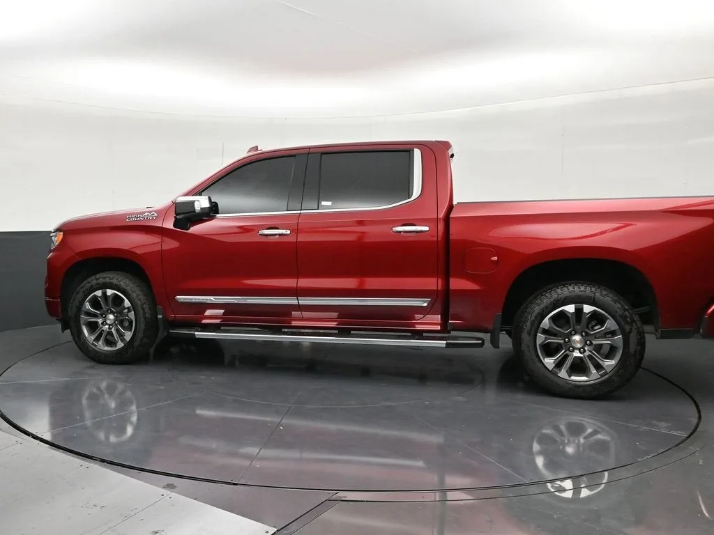 2025 Chevrolet Silverado 1500 High Country photo 2