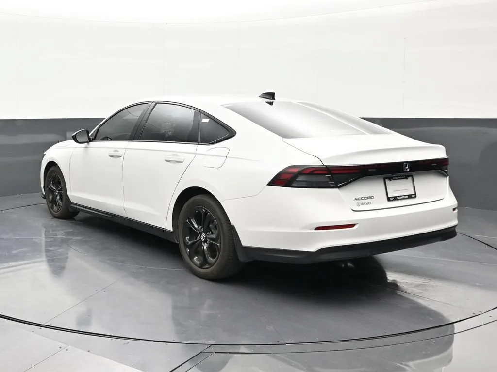 2025 Honda Accord Sedan SE photo 3