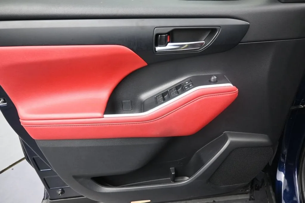 2021 Toyota Highlander XSE photo 11