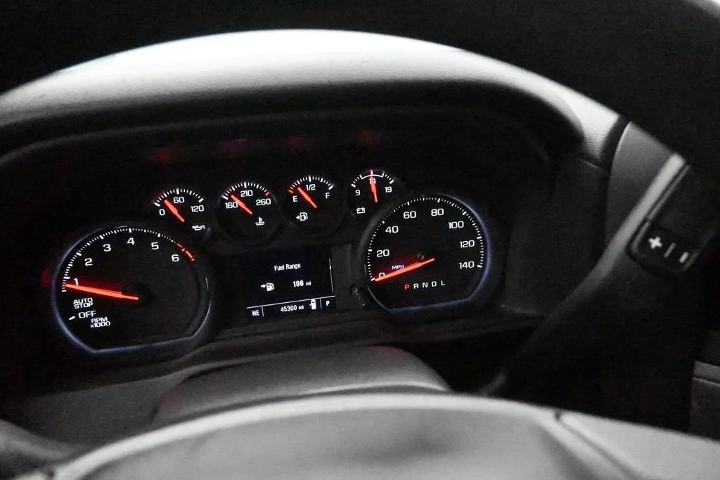 2024 Chevrolet Silverado 1500 Custom photo 12