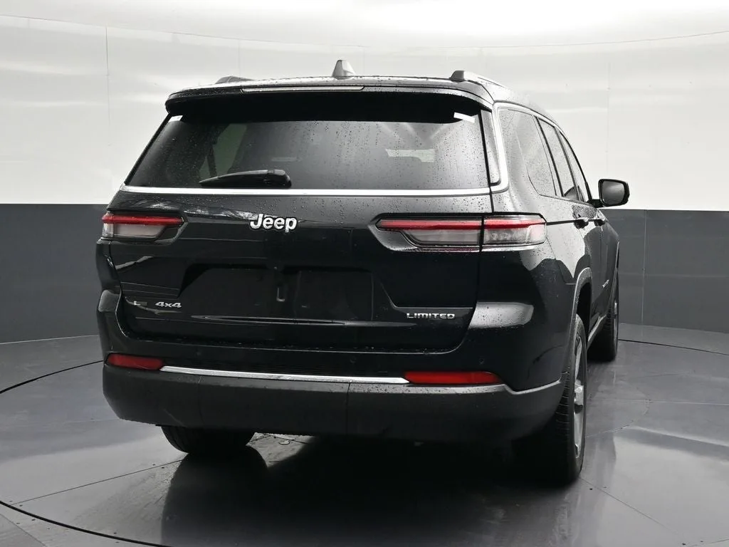 2021 Jeep Grand Cherokee L Limited photo 2