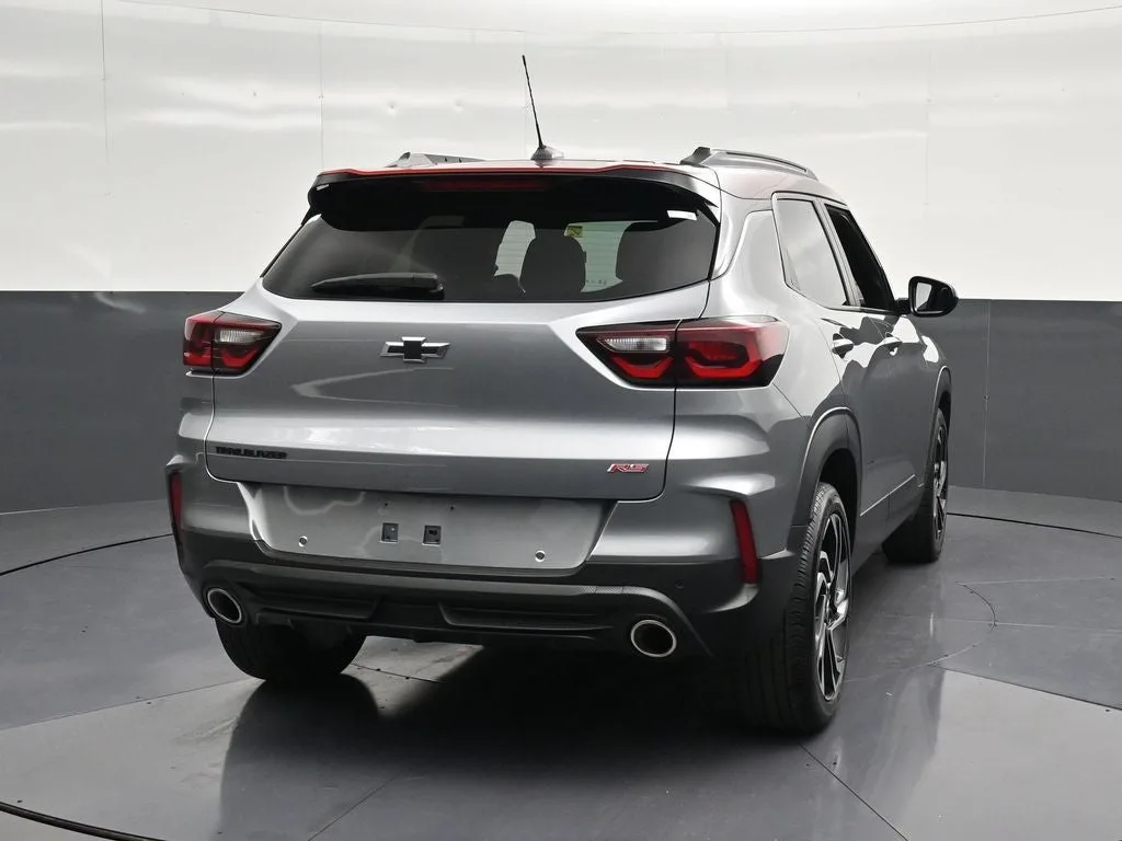 2024 Chevrolet TrailBlazer RS photo 2