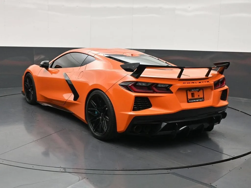 2023 Chevrolet Corvette Stingray 2LT photo 3