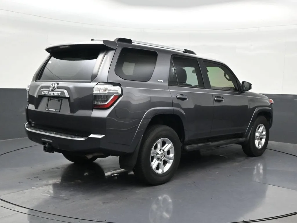 2022 Toyota 4Runner SR5 photo 5