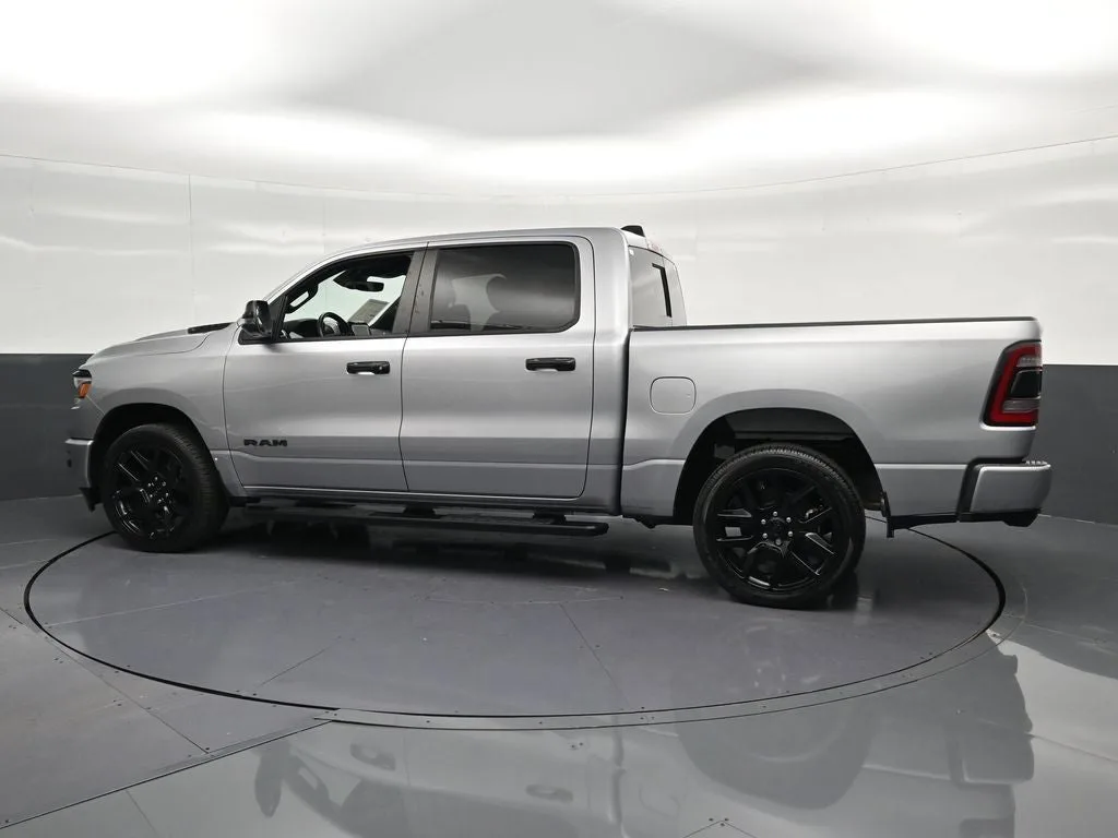 2024 RAM 1500 Laramie photo 8