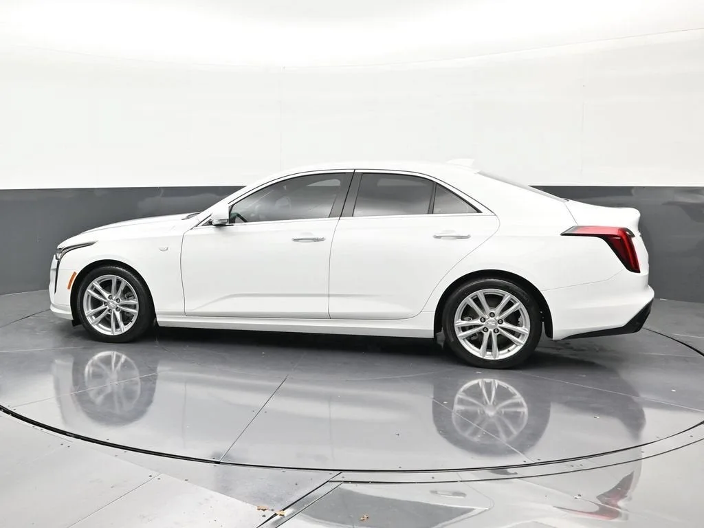 2023 Cadillac CT4 Luxury photo 2