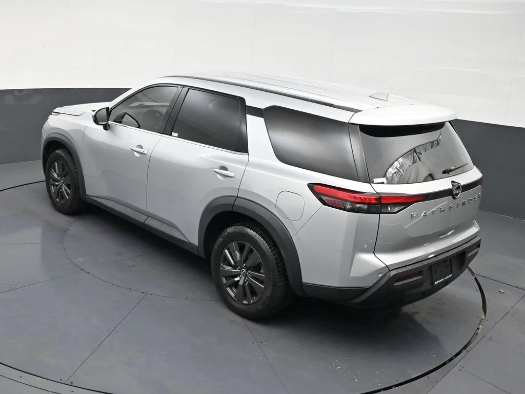 2022 Nissan Pathfinder S 2WD photo 14