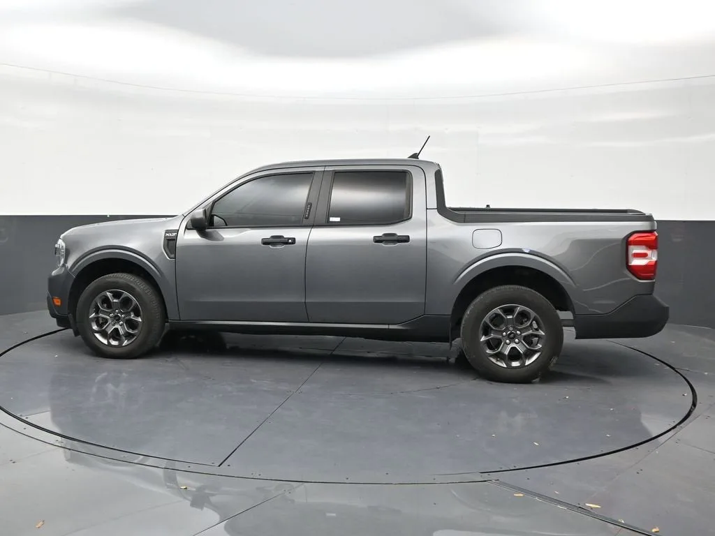 2022 Ford Maverick XLT photo 2