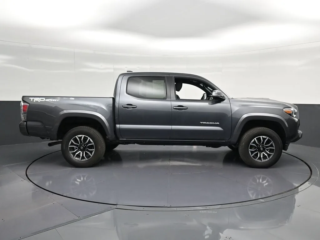 2022 Toyota Tacoma TRD Sport V6 photo 4