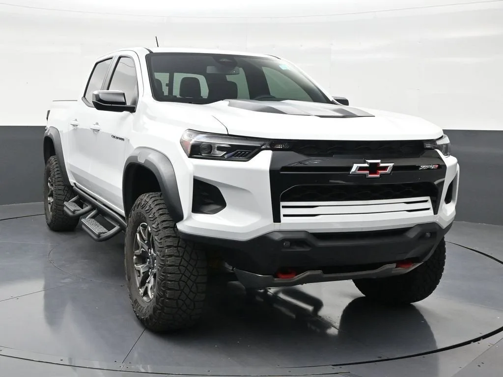 2025 Chevrolet Colorado ZR2 photo 7