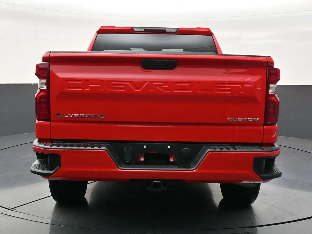 2023 Chevrolet Silverado 1500 Custom photo 4