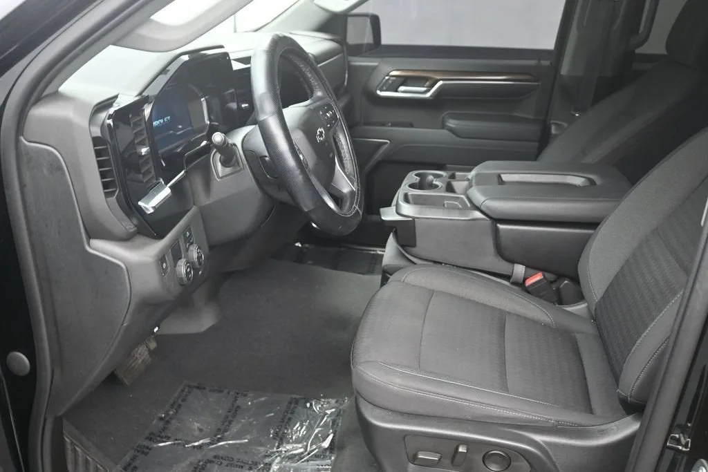 2023 Chevrolet Silverado 1500 RST photo 10