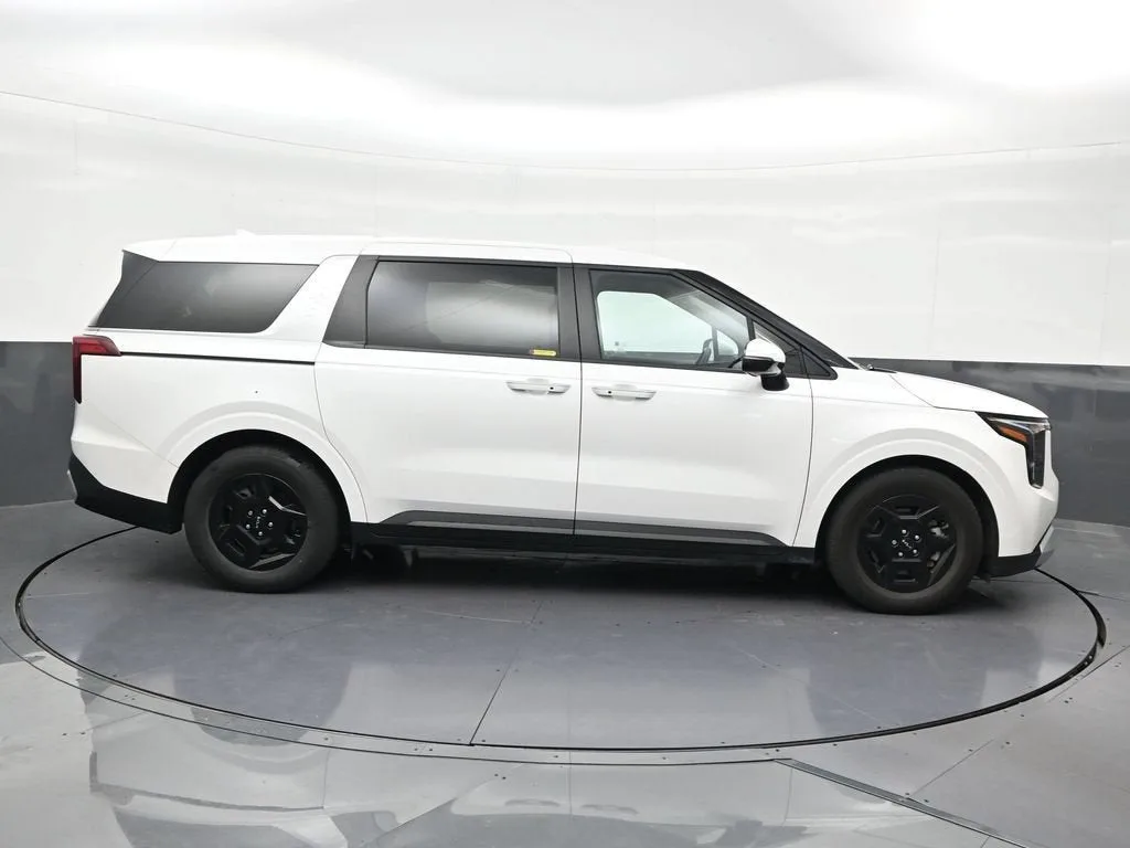 2025 Kia Carnival MPV LXS photo 7