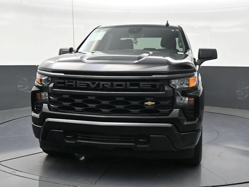 2024 Chevrolet Silverado 1500 Custom photo 8