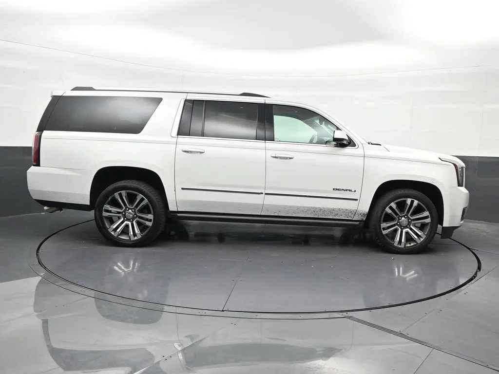 2020 GMC Yukon XL Denali photo 7
